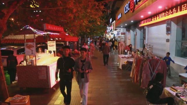 国庆|【六枝融媒】六枝人民品美食 庆国庆