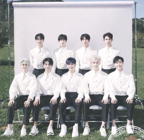  十指|《青3》面试路透，两弟弟走路牵手十指相扣，赛前就自组CP，为事业太努力