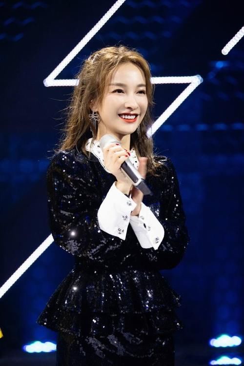  主持|吴昕《浪姐》每期都在，总决赛主持惊艳全场！网友：淘汰了个寂寞