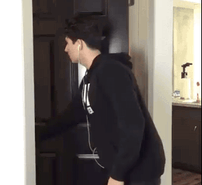 真的|搞笑GIF：我差点就真的以为你是在照镜子了