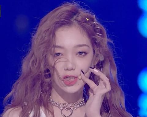  官宣|硬糖少女303官宣加盟《明日之子》，看清她们的身份后，我滴个乖乖