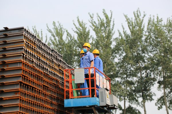 签名|京雄城际500米长钢轨焊接完毕 每个焊缝都有专属“签名”