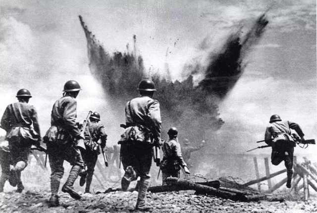 国民政府|当年为何要留“八百壮士”坚守仓库?来看看《八佰》的历史背景