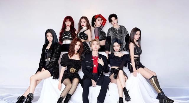  霸气|THE9成员赵小棠穿搭汇总，私服穿搭衣品吸睛，一张冷漠脸霸气十足