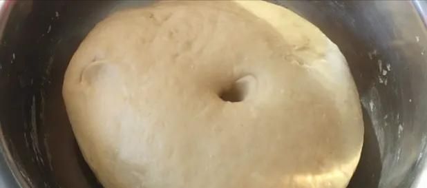 店老板|炸油条用小苏打、食用碱全错油条店老板教你正确做法,金黄酥脆