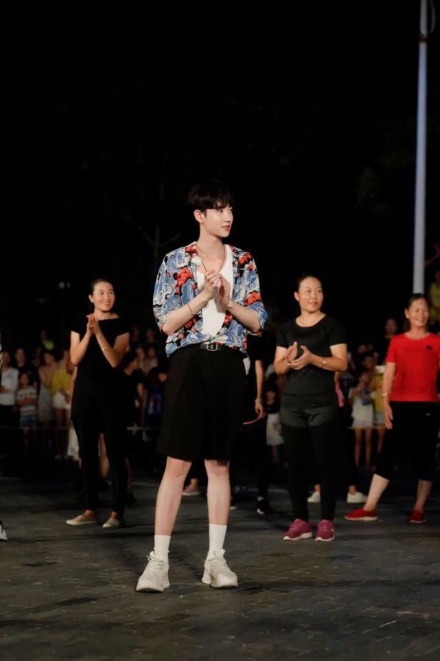  揭秘|番茄君探班光明健能《完美的夏天》，西岛浪五花“花名”大揭秘