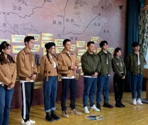  信大家对|“跑男”最新路透照，郭麒麟缺席，毛晓彤难掩美貌，成毅差距有点大！