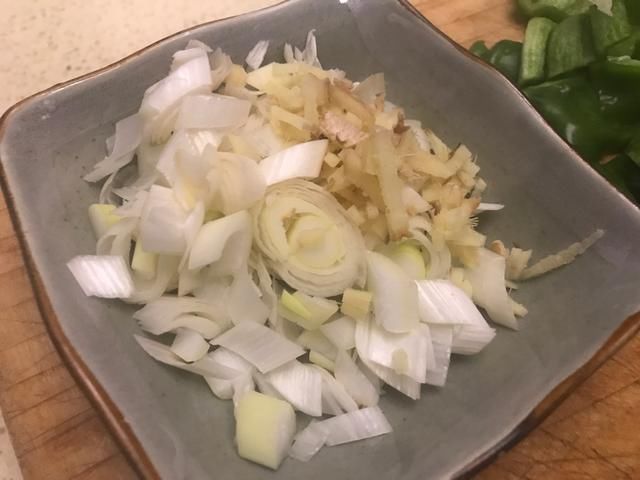  老公|此小海鲜营养还便宜，辣椒炒一炒，老公下酒，孩子就米饭