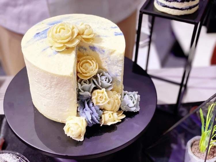  宠展|专为宠物做烘焙！月饼、慕斯、点心看完馋哭了……还有能吃的“房子”| 跟周到君逛亚宠展⑤