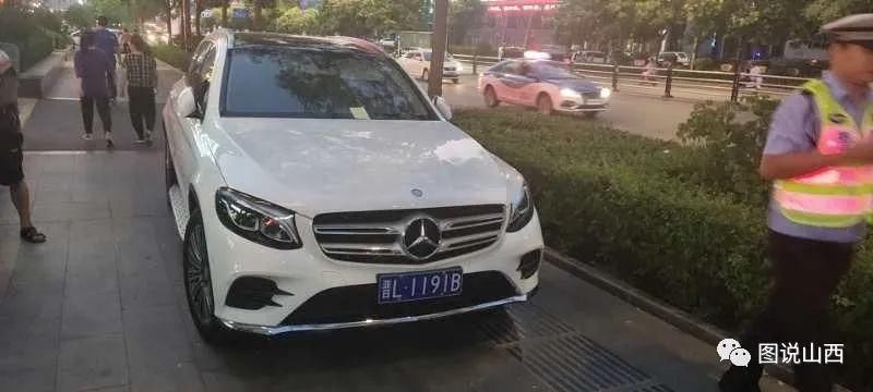 乱停乱放|临汾夜间停车开始重点整治