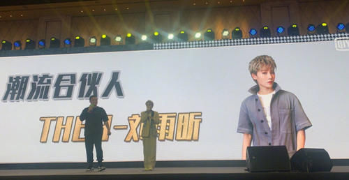 刘雨昕|刘雨昕成团后资源太好,目前已官宣两个综艺,不愧是名副其实的C位