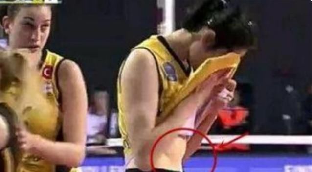 女排|男篮队长腹肌,女排队长腹肌,再看国足队长的,差距一目了然!