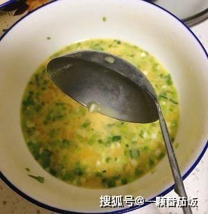 面粉|1碗面粉,4个鸡蛋,教你做懒人鸡蛋饼,30秒做一张,简单又好吃!