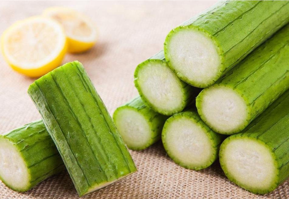  丝瓜炒鸡蛋|8月吃这个瓜最鲜，应季吃消热解暑，补充营养，还不怕长胖