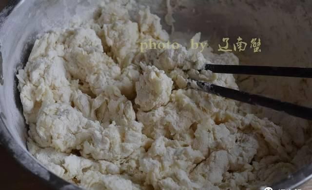  饼子上面|想做出层次分明的葱油饼，这个东西还真不能少！