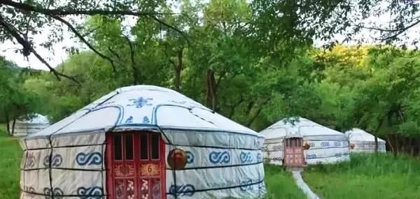 蒙古族|蒙古一家人住一个蒙古包，那夫妻怎么生活，新婚夫妇：人越多越好