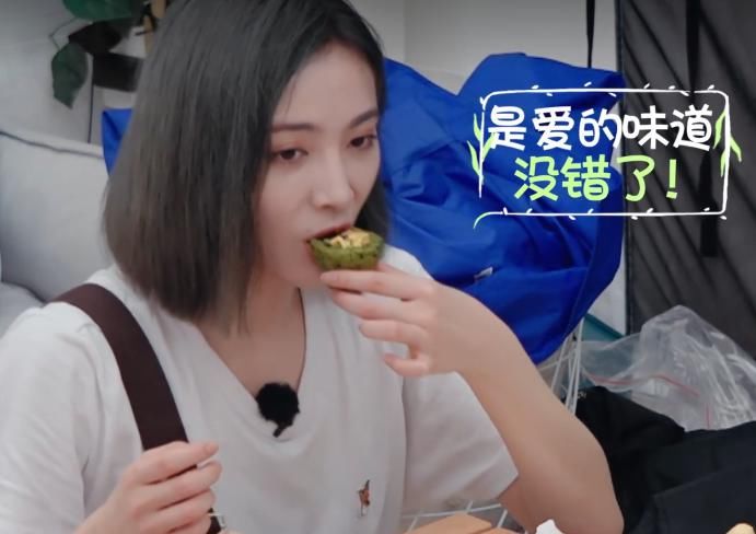  评价|许佳琪谢可寅不顾形象疯狂开吃，谁注意小朋友咋评价的？童言无忌