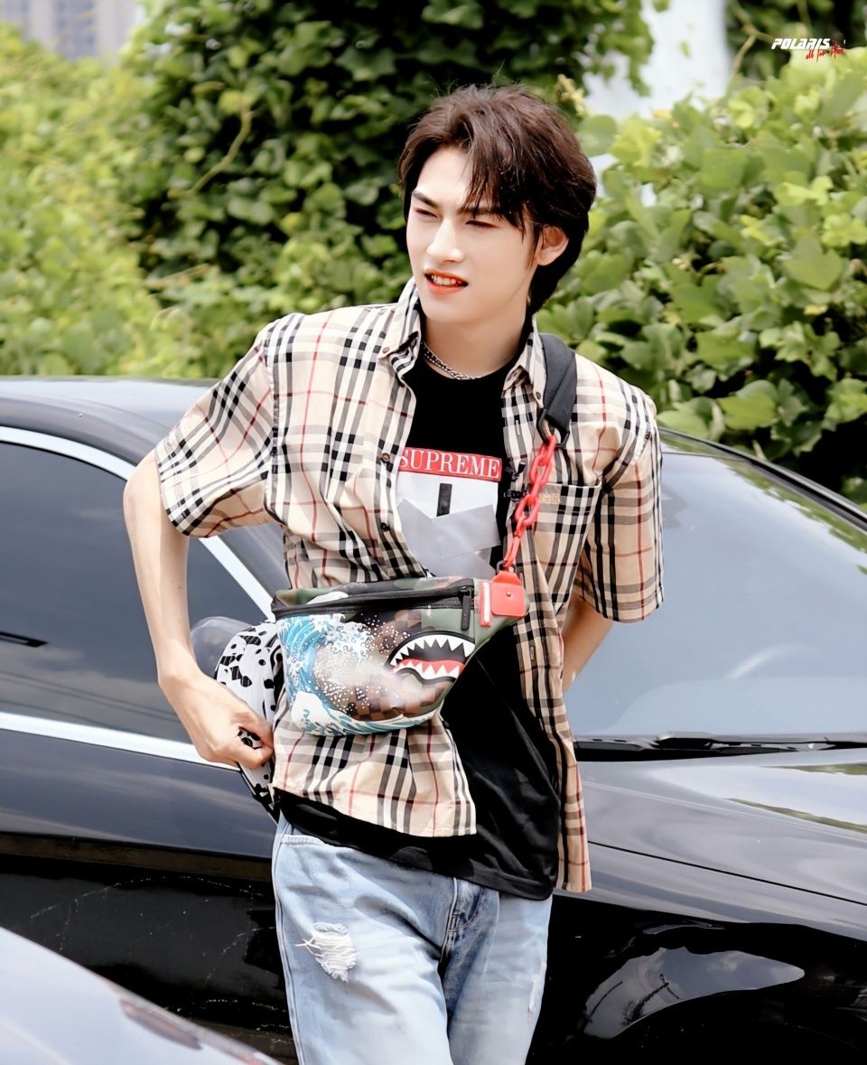  压力|胡文煊称程潇是家人有安全感，王一博等前辈人气高，让人有压力