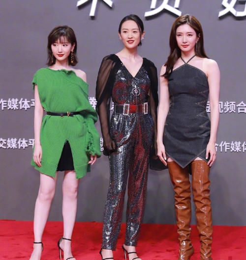  造型师|江疏影生图曝光，和路人相比差距太大，造型师给的靴子被吐槽致命