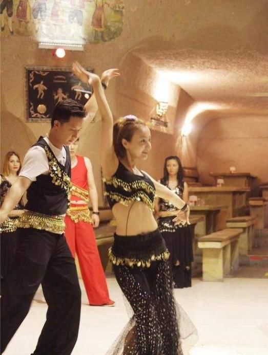  简单|吴昕再“丧”，都有“浪”起来的资本：这个女人，不简单