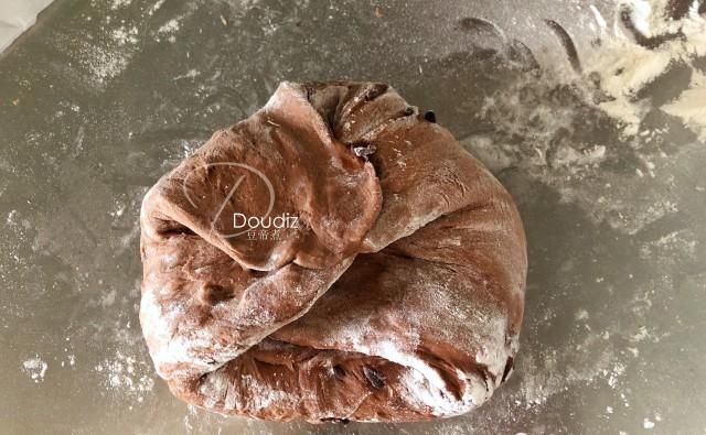 馒头|老婆买了几十斤面粉,说学做包子馒头,吃得快吐了,今天才换花样