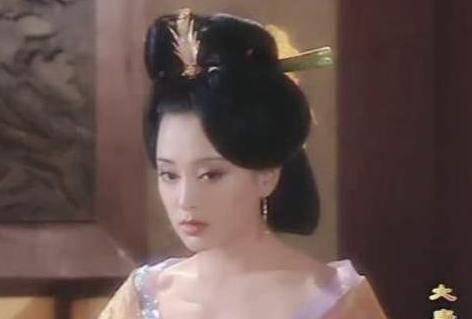  告别|告别恋爱脑和假脸姐妹，岚岚子活出她想要的人生了吗？