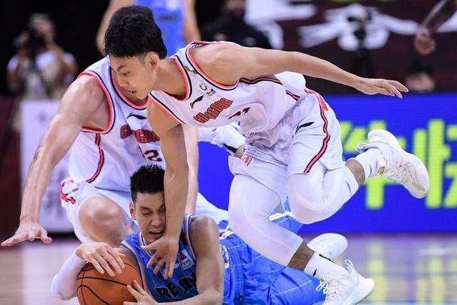  杜锋|近两场18中3＋8次失误，赵睿状态不佳，杜锋下场会重用徐杰吗？