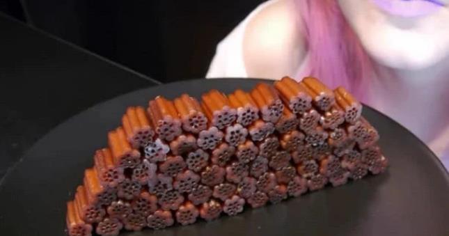 透明|班上还可以吃4种零食,铅笔糖就算了,透明奶茶又是什么魔鬼