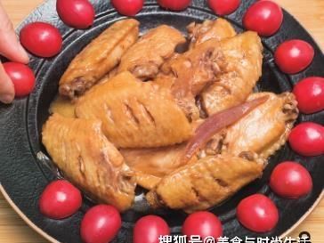 做法|懒人鸡翅做法，不用炒不用油，往锅里一丢，香甜多汁，又嫩又入味