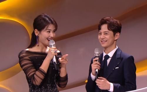 同台|金鹰奖赵丽颖王一博公主王子同台领奖,宋茜清票后名次升至第二名,遗憾落败