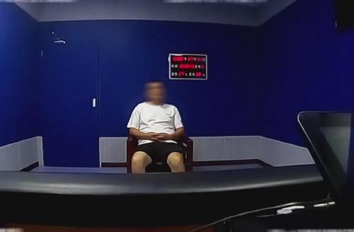 取出|搞到事了！前面那人取钱没拔卡，男子把钱全取出来以后……