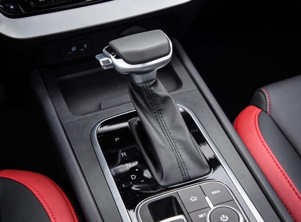  百姓|国产全新“百姓王”，比吉利博越漂亮，配贯穿尾灯，5.89万就带国六