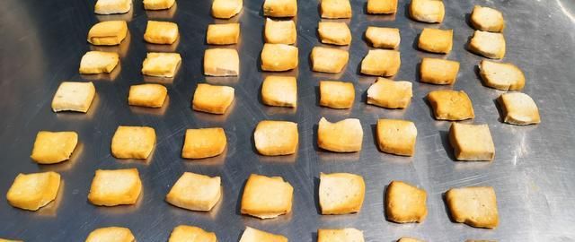 用料|盐卤豆腐干教你这样做，食材用料都简单，晒上一天能吃3个月