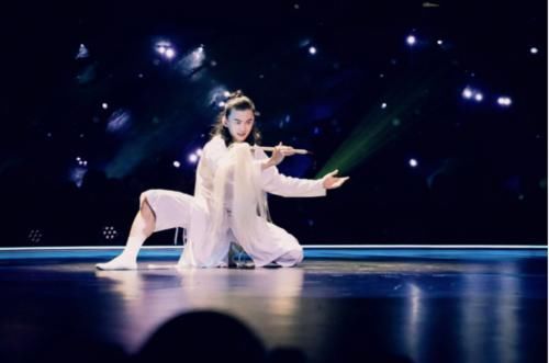  风暴鉴证官|把舞蹈做到极致的节目有两个：《舞蹈风暴》第一季和第二季