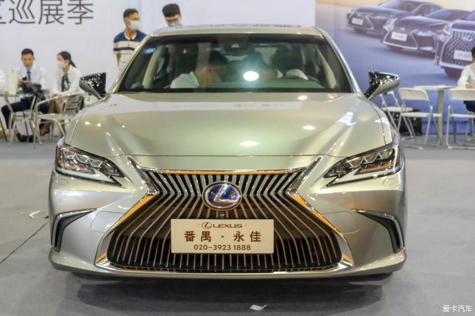  小姐姐|广州车展回顾，车展虽小，车模不少