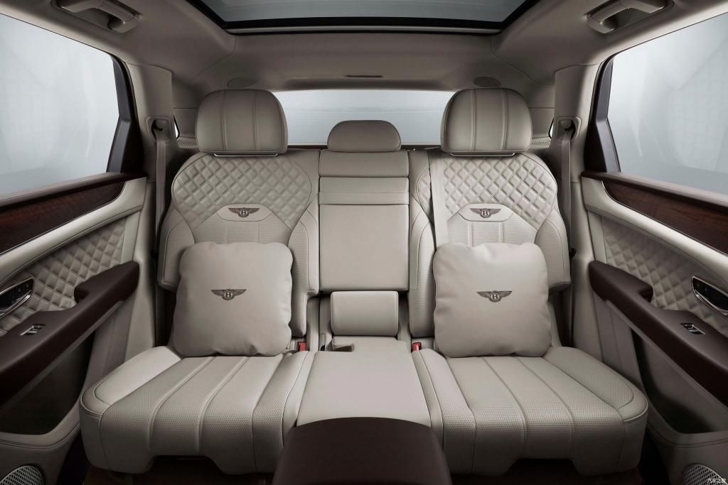  用来|宾利，是汽车艺术品，也是用来开的。