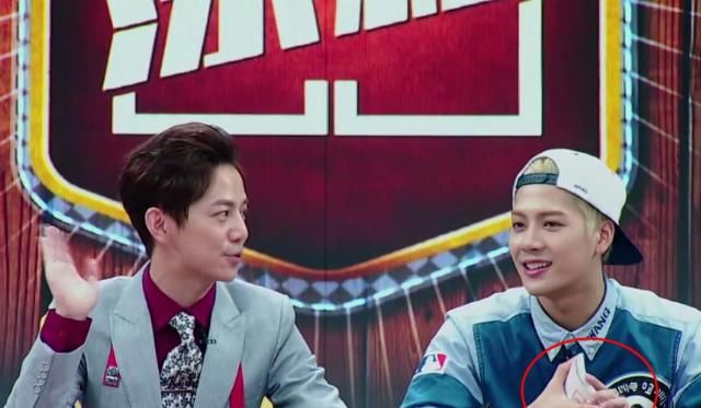  自暴自弃|张艺兴“狂”了，街舞火锅局一举动，把主持人逼到自暴自弃