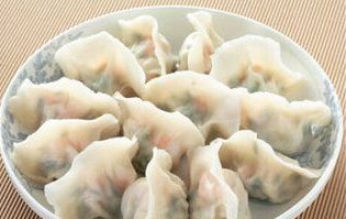  饺子皮|饺子为何一煮就破，原来是少放了一物，难怪总露馅，口感还不好！