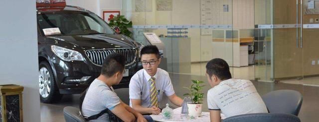  停车场|为啥小区车位白天也满员，难道车主都不上班？业主的回答太心酸