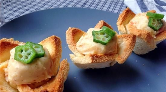  新鲜出炉|换个花样吃吐司，放到烤箱就搞定，快试试新鲜出炉的吐司杯