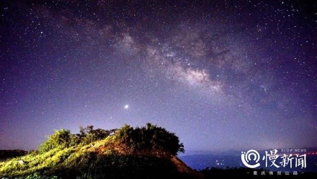  好者和天文|错过再等6800年！当云雾状彗发划破蓝色天际 他在重庆渝北拍到彗星
