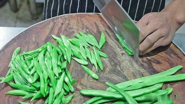 诀窍|饭店的小炒四季豆为啥好吃?原来诀窍在这里,香辣脆爽,下饭一绝