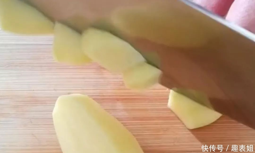  土豆饼|教你自制香酥可口的土豆饼，手不沾面就能做好，方法特别简单！