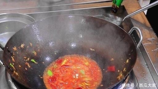  红烧肉|1个茄子、2个番茄，隔天就要吃1回，拿红烧肉都不换，又香又解馋