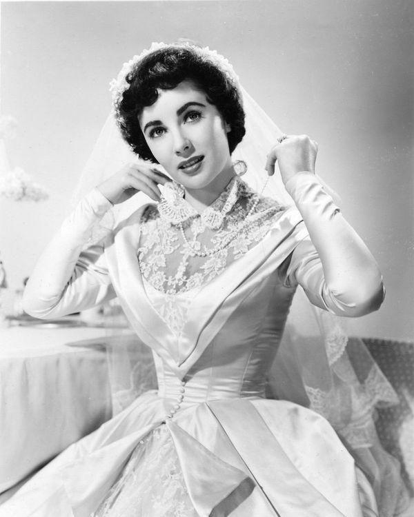 婚纱|百年婚纱秘史原来以前的新娘还不止会穿白婚纱