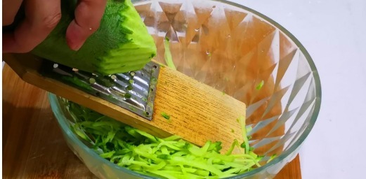 萝卜|萝卜包饺子,原来这么好吃,调馅有秘诀,比三鲜和肉馅都好吃,香