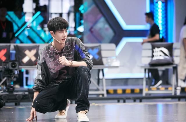  也非常|王一博被问，与王嘉尔和张艺兴谁的关系更好？他的回答很圈粉