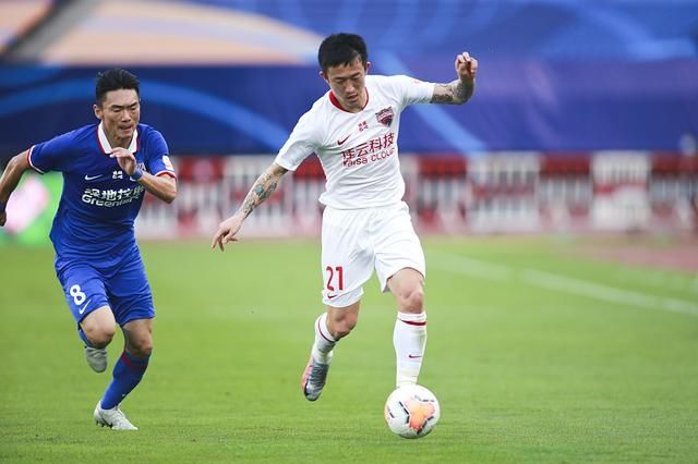  多纳多尼|后悔吗？他曾以为来深足将锁定主力，如今却在球队沦为鸡肋替补