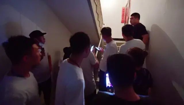 大汉|什么？我的“紫萱老婆”竟然是抠脚大汉？