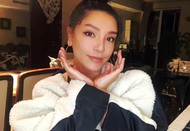  江映蓉|江映蓉参加《好声音》，刘昕录制《乐夏2》，现在流行再就业吗？